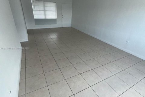 Condominio en venta en North Miami, Florida, 2 dormitorios, 106.47 m2 № 1980030 - foto 22