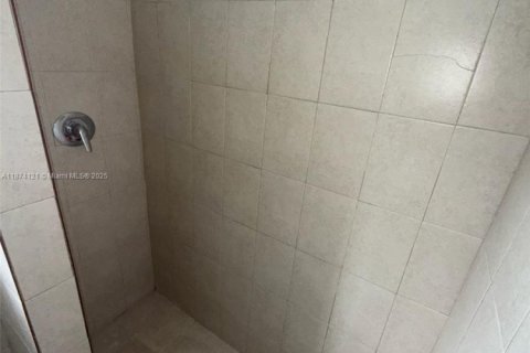 Condominio en venta en North Miami, Florida, 2 dormitorios, 106.47 m2 № 1980030 - foto 9