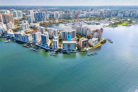 Condominio en Sarasota, Florida, 2 dormitorios № 2108269