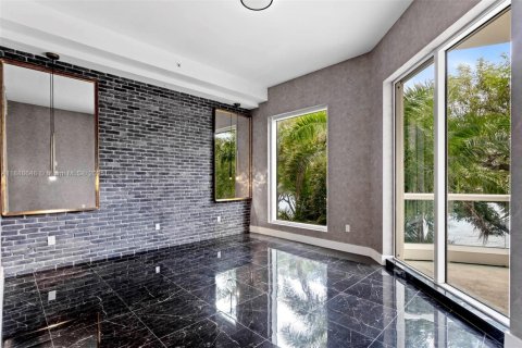Condo in Aventura, Florida, 2 bedrooms № 1949967 - photo 19