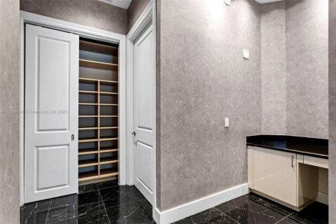 Condo in Aventura, Florida, 2 bedrooms № 1949967 - photo 26