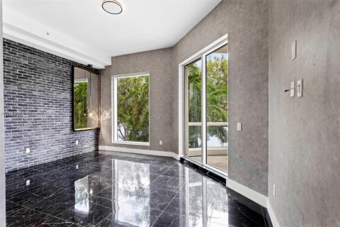Condo in Aventura, Florida, 2 bedrooms № 1949967 - photo 17