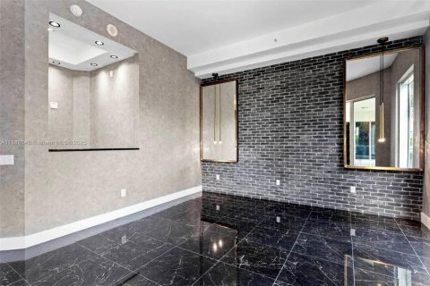 Condo in Aventura, Florida, 2 bedrooms № 1949967 - photo 23