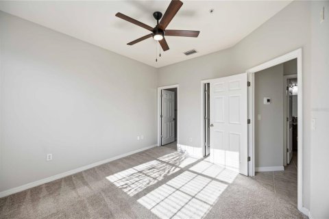Condo in Sarasota, Florida, 2 bedrooms  № 2347258 - photo 19