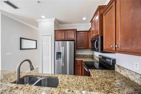 Condo in Sarasota, Florida, 2 bedrooms  № 2347258 - photo 11