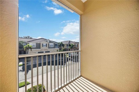 Condo in Sarasota, Florida, 2 bedrooms  № 2347258 - photo 24