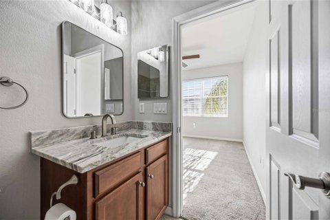 Condo in Sarasota, Florida, 2 bedrooms  № 2347258 - photo 21