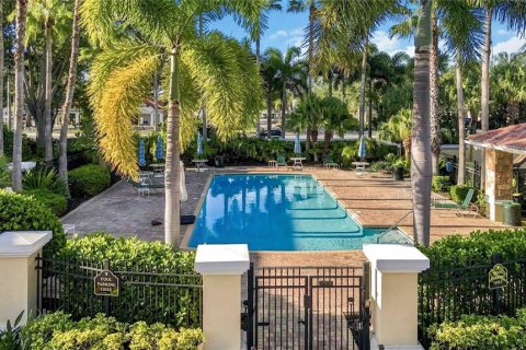 Condo in Sarasota, Florida, 2 bedrooms  № 2347258 - photo 30