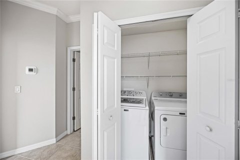 Condo in Sarasota, Florida, 2 bedrooms  № 2347258 - photo 13