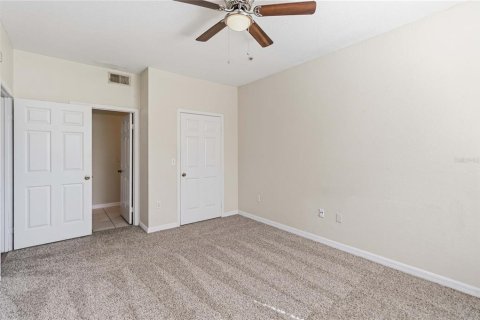 Condo in Orlando, Florida, 2 bedrooms  № 2395948 - photo 12