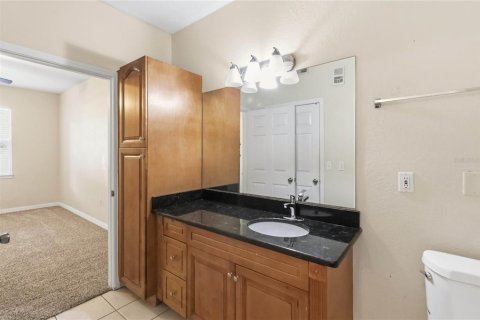 Condo in Orlando, Florida, 2 bedrooms  № 2395948 - photo 17