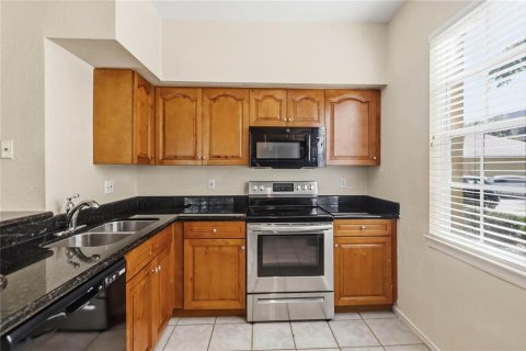 Condo in Orlando, Florida, 2 bedrooms  № 2395948 - photo 9