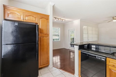 Condo in Orlando, Florida, 2 bedrooms  № 2395948 - photo 10