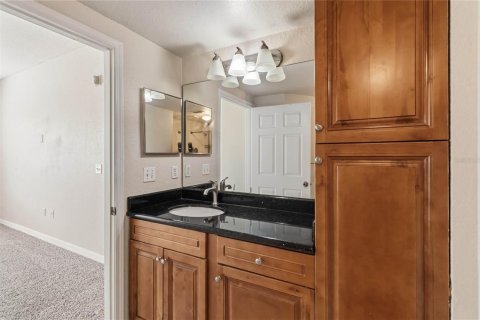 Condo in Orlando, Florida, 2 bedrooms  № 2395948 - photo 13