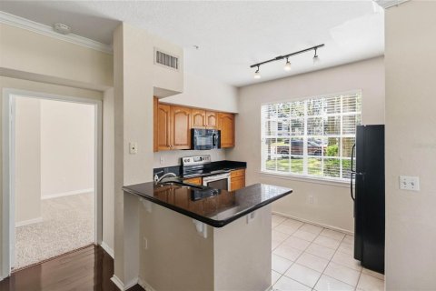 Condo in Orlando, Florida, 2 bedrooms  № 2395948 - photo 7