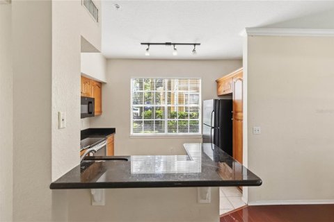 Condo in Orlando, Florida, 2 bedrooms  № 2395948 - photo 8