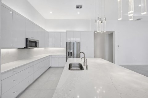 Casa en venta en Boynton Beach, Florida, 3 dormitorios, 223.24 m2 № 2172190 - foto 10