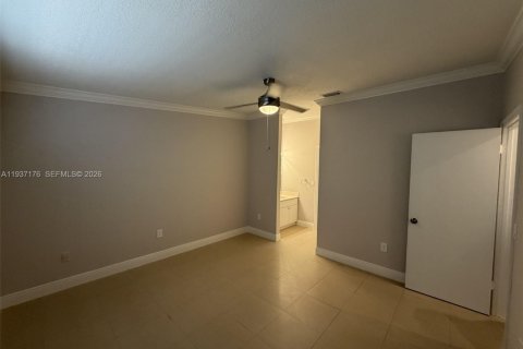 Купить кондоминиум в Майами, Флорида 2 спальни, 83.61м2, № 2054786 - фото 11