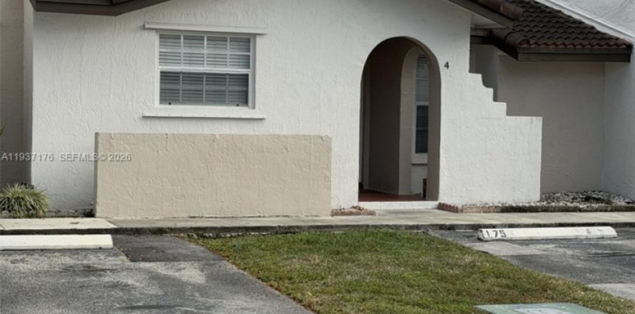 Кондоминиум с 2 спальнями в Майами, Флорида № 2054786