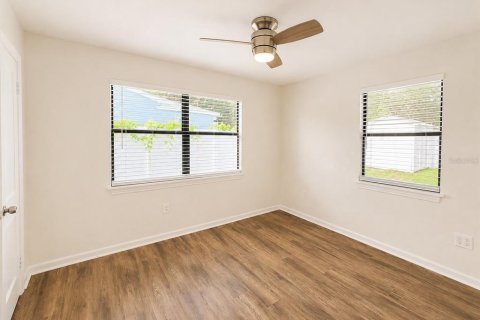 Villa ou maison à louer à Tampa, Floride: 4 chambres, 160.35 m2 № 2285514 - photo 12