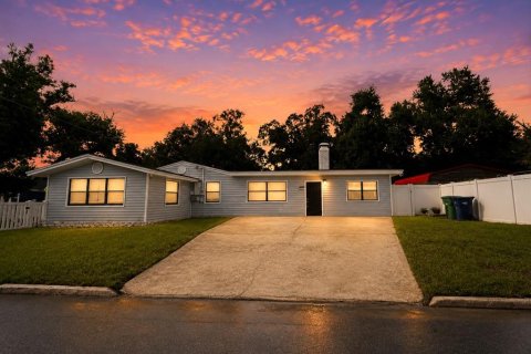Villa ou maison à Tampa, Floride 4 chambres, 160.35 m2 № 2285514