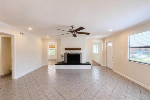 Villa ou maison à louer à Tampa, Floride: 4 chambres, 160.35 m2 № 2285514 - photo 3