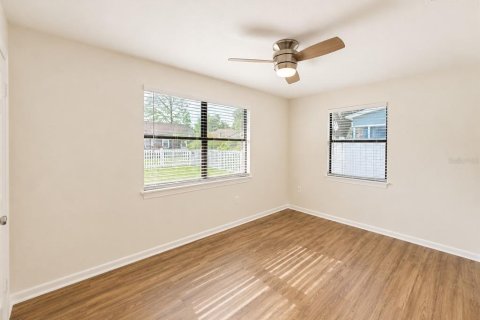 Villa ou maison à louer à Tampa, Floride: 4 chambres, 160.35 m2 № 2285514 - photo 10