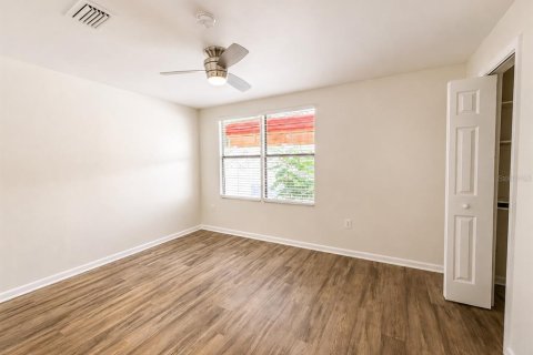 Villa ou maison à louer à Tampa, Floride: 4 chambres, 160.35 m2 № 2285514 - photo 5