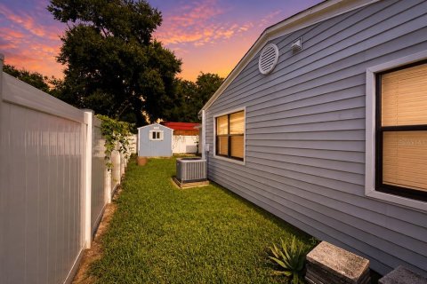 Villa ou maison à louer à Tampa, Floride: 4 chambres, 160.35 m2 № 2285514 - photo 17