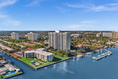 Condo à Miami, Floride, 2 chambres  № 2027007