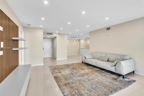 Copropriété à vendre à Miami, Floride: 2 chambres, 117.8 m2 № 2027007 - photo 23