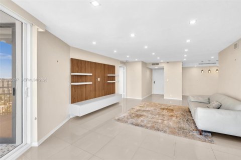 Copropriété à vendre à Miami, Floride: 2 chambres, 117.8 m2 № 2027007 - photo 16