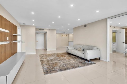 Copropriété à vendre à Miami, Floride: 2 chambres, 117.8 m2 № 2027007 - photo 22