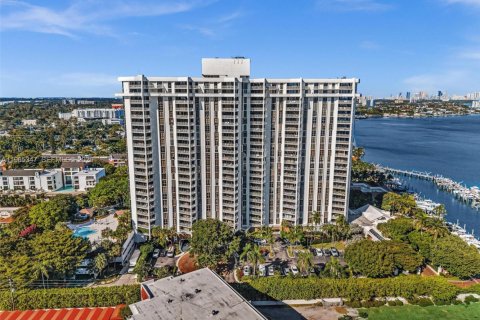Copropriété à vendre à Miami, Floride: 2 chambres, 117.8 m2 № 2027007 - photo 7
