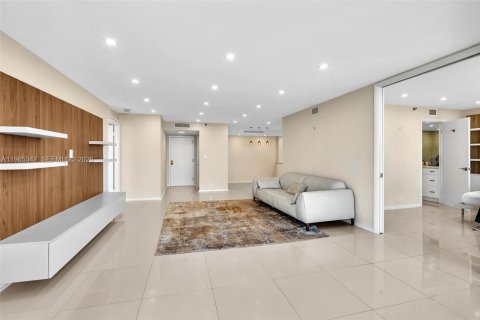 Copropriété à vendre à Miami, Floride: 2 chambres, 117.8 m2 № 2027007 - photo 19