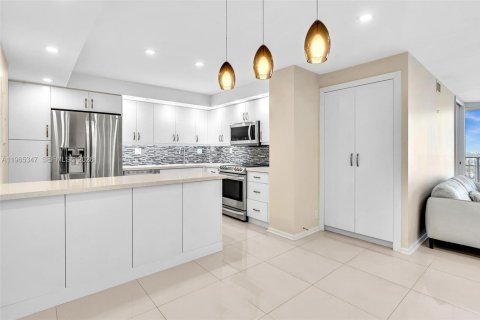 Copropriété à vendre à Miami, Floride: 2 chambres, 117.8 m2 № 2027007 - photo 26