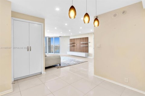 Copropriété à vendre à Miami, Floride: 2 chambres, 117.8 m2 № 2027007 - photo 27
