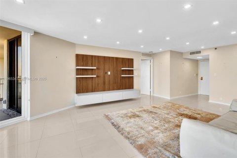 Copropriété à vendre à Miami, Floride: 2 chambres, 117.8 m2 № 2027007 - photo 20