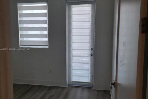 Touwnhouse à vendre à Doral, Floride: 4 chambres, 216.93 m2 № 1978486 - photo 12