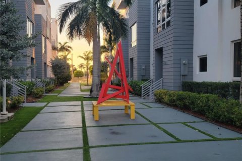 Touwnhouse à vendre à Doral, Floride: 4 chambres, 216.93 m2 № 1978486 - photo 13