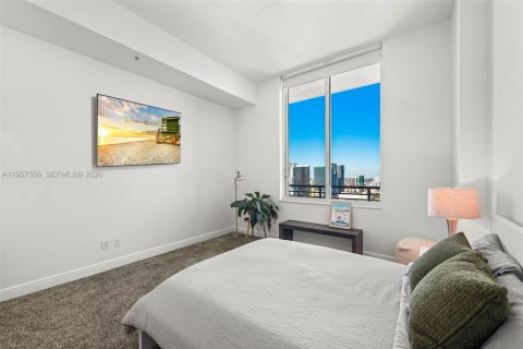 Condominio en venta en Miami, Florida, 1 dormitorio, 78.6 m2 № 2011486 - foto 9