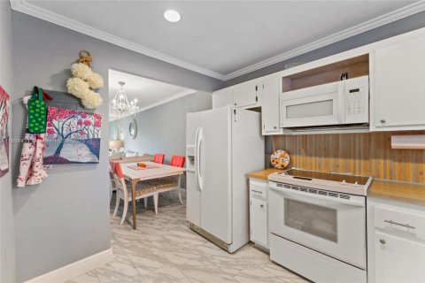Condo in Sunrise, Florida, 1 bedroom  № 1745885 - photo 13