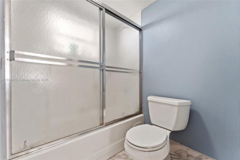 Condo in Sunrise, Florida, 1 bedroom  № 1745885 - photo 18