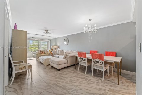 Condo in Sunrise, Florida, 1 bedroom  № 1745885 - photo 6