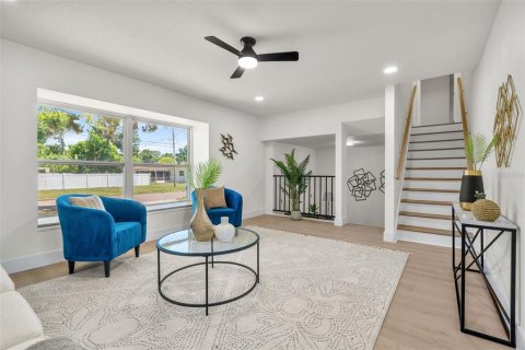 Villa ou maison à vendre à Saint Petersburg, Floride: 4 chambres, 173.36 m2 № 2215885 - photo 9