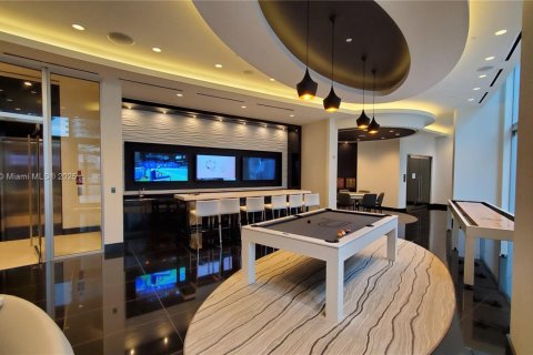 Condo in Miami, Florida, 2 bedrooms  № 1695295 - photo 17