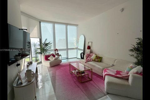 Condo in Miami, Florida, 2 bedrooms  № 1695295 - photo 5