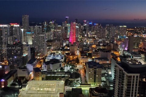 Condo in Miami, Florida, 2 bedrooms  № 1695295 - photo 3