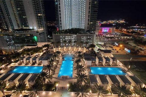Condo in Miami, Florida, 2 bedrooms  № 1695295 - photo 4