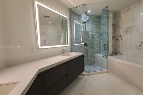 Condo in Miami, Florida, 2 bedrooms  № 1695295 - photo 11